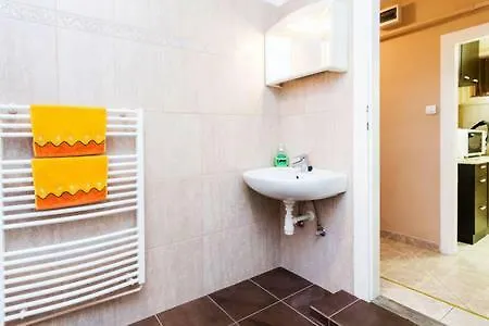 Centralcomfortbdpst Lägenhet Budapest